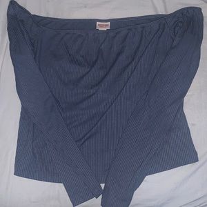 Mossimo Supply CO off the shoulder long sleeve! Size XL